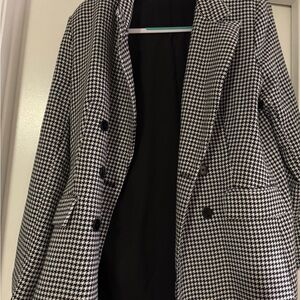 Classic Black and White Houndstooth Women's Blazer
